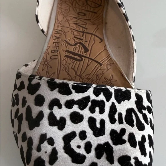 Malibu Blowfish Women's Leopard Print Flats - Picture 4 of 14